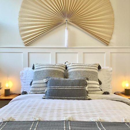 Stunning Beach Themed 2 Bed Apartment Борнмут Экстерьер фото