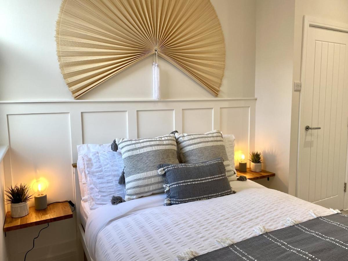 Stunning Beach Themed 2 Bed Apartment Борнмут Экстерьер фото