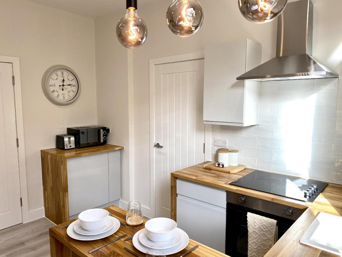 Stunning Beach Themed 2 Bed Apartment Борнмут Экстерьер фото